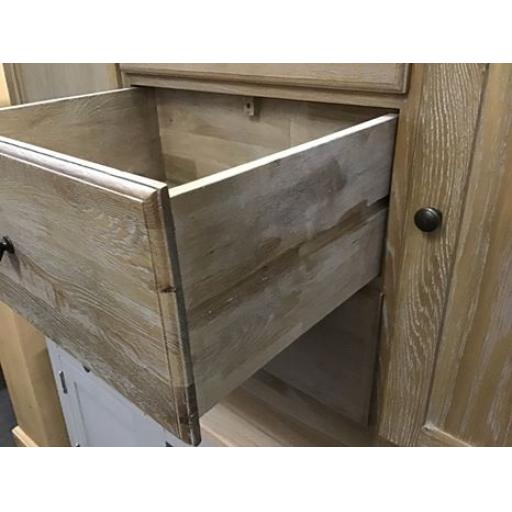 GOOD QUALITY LIME WASH OAK 3 DRAWER SIDEBOARD!!