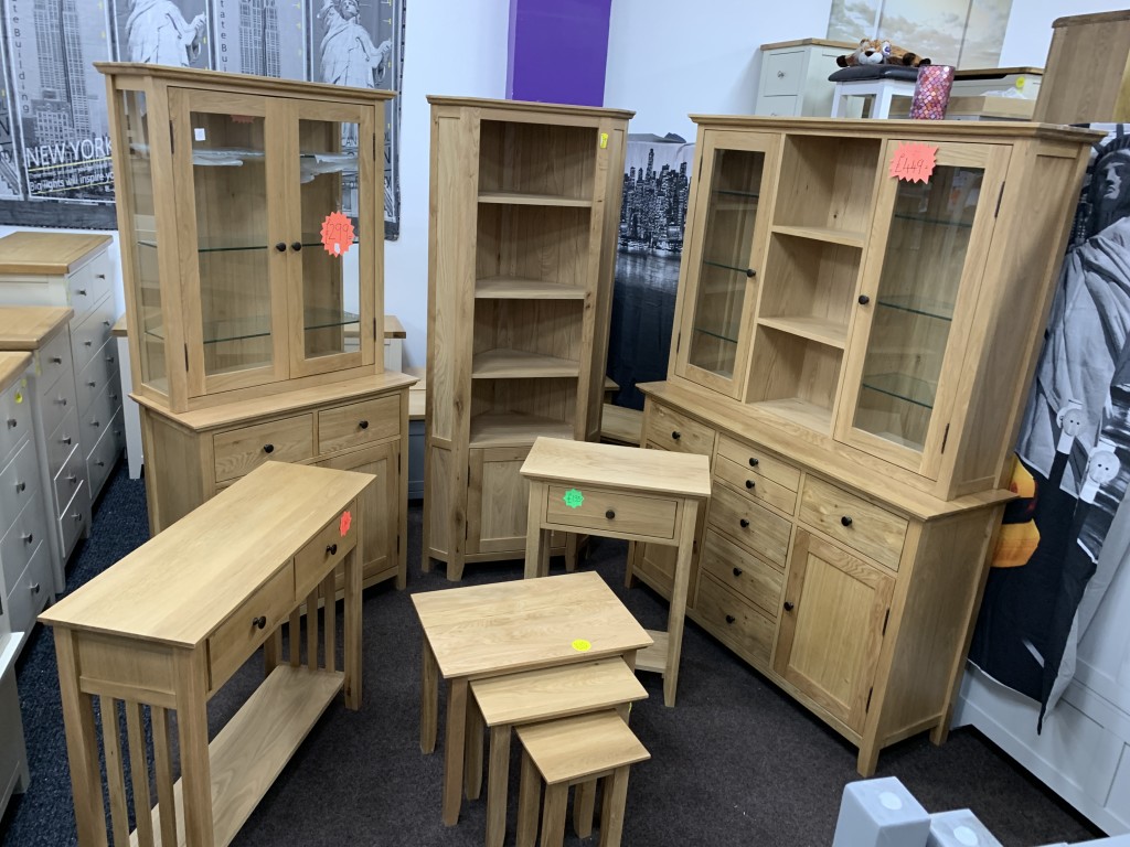 Home [www.pineandoakfurnitureclearancecentre.co.uk]